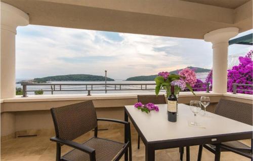Molunat Apartment | Stunning Apartment In Molunat With Wifi