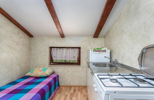 Njivice Apartment | Stunning apartment in Njivice with WiFi