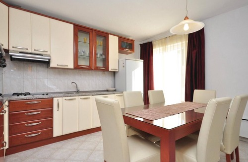 Pucisca Apartment | Stunning apartment in Pucisca with WiFi