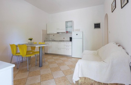 Porec Apartment | Stunning apartment in Porec with WiFi