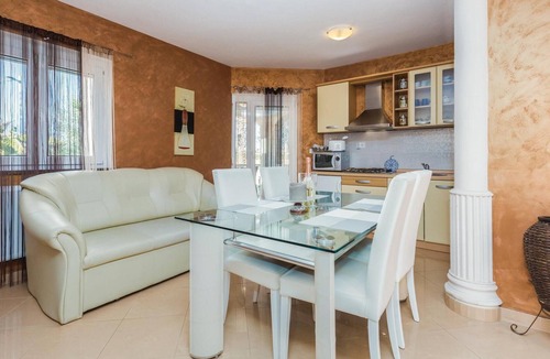 Antonci Apartment | Stunning apartment in Porec with swimming pool