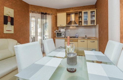 Antonci Apartment | Stunning apartment in Porec with swimming pool