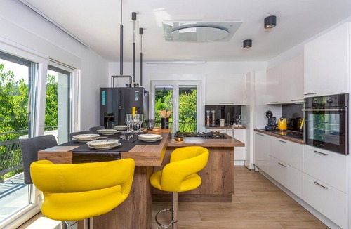 Rukavac Apartment | Stunning apartment in Rukavac with house sea view
