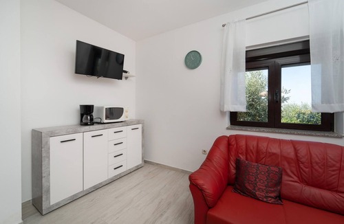 Rtina Apartment | Stunning apartment in Rtina with house sea view