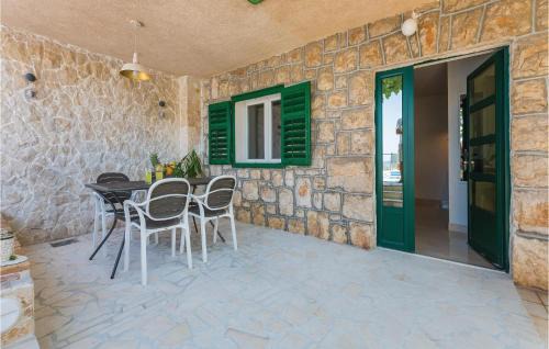 Meterize Apartment | Stunning Apartment In Sibenik With Sauna