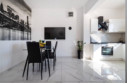 Tinj Apartment | Stunning apartment in Tinj