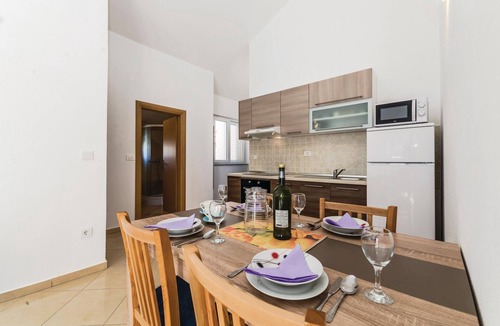 Vlasici Apartment | Stunning apartment in Vlasici with house sea view