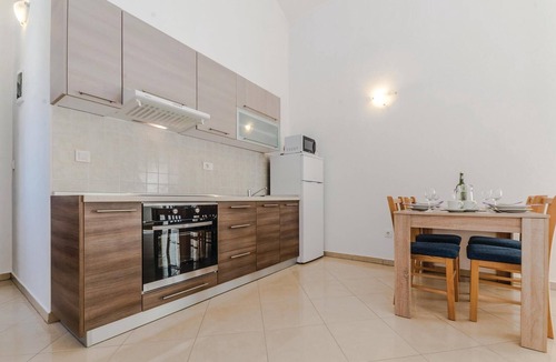 Vlasici Apartment | Stunning apartment in Vlasici with house sea view
