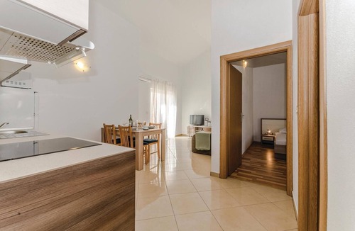 Vlasici Apartment | Stunning apartment in Vlasici with house sea view