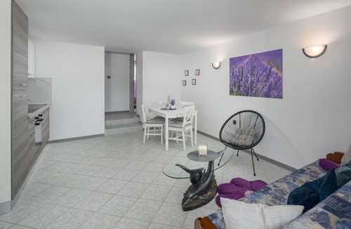 Vrsar Apartment | Stunning apartment in Vrsar with house sea view