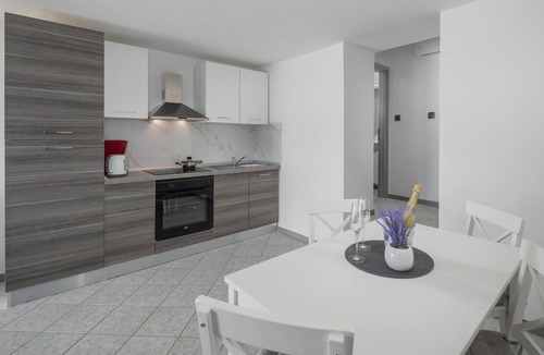 Vrsar Apartment | Stunning apartment in Vrsar with house sea view