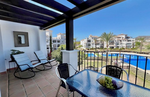 Jeronimo y Avileses y Balsicas de Arriba Apartment | Stunning apartment with lovely pool and golf views