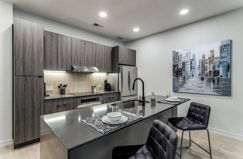 Cityplace Apartment | Stunning Apt in West Village