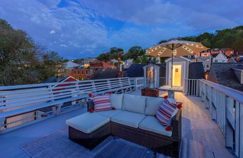 South Side Slopes Apartment | Stunning Apt w Rooftop & Game Room - Sleeps 10