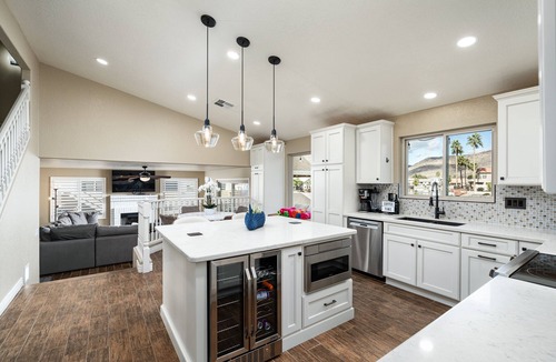 Mohawk HOA House | Stunning AZ Home On Lake!