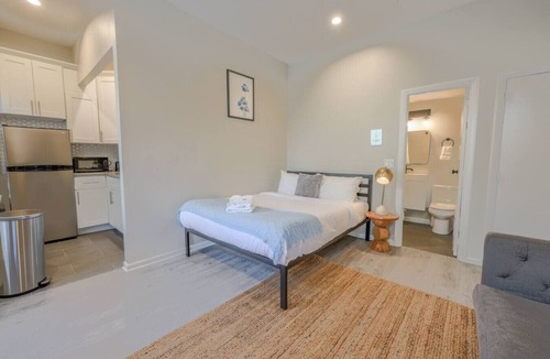 Prudential - St. Botolph Apartment | Stunning Back Bay Studio Apartment