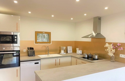 Plazac House | Stunning Barn Conversion with PRIVATE POOL!