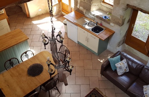 Megrit House | Stunning barn conversion, vaulted ceilings, huge walk-in fireplace, u/fl heating