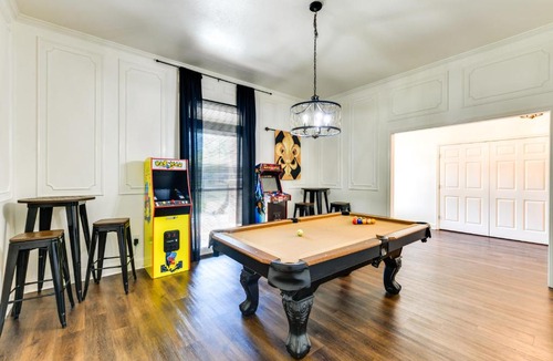 Broadmoor House | Stunning Baton Rouge Home with Pool Near LSU!