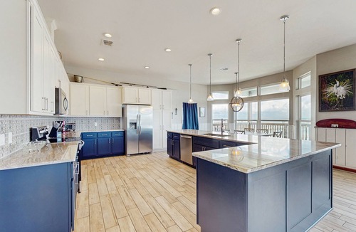 Rockport House | Stunning bay front home with fishing pier, large deck, & private pool