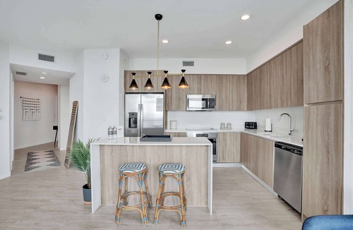 Northeast Miami Condo | Stunning Bay Views 2 Bdrm Condo