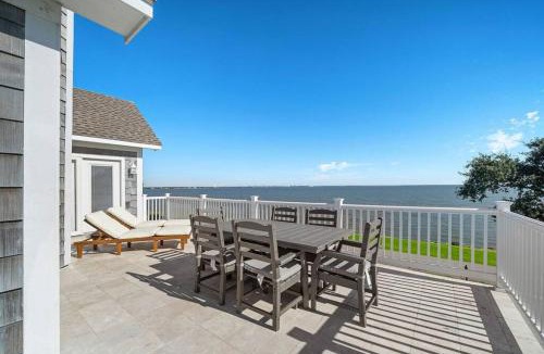 Shoreacres House | Stunning bayfront home with spacious deck and incredible Galveston Bay views