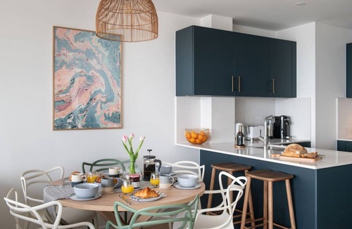 Ramsgate Apartment | Stunning Beach Front Apartment with secure Parking