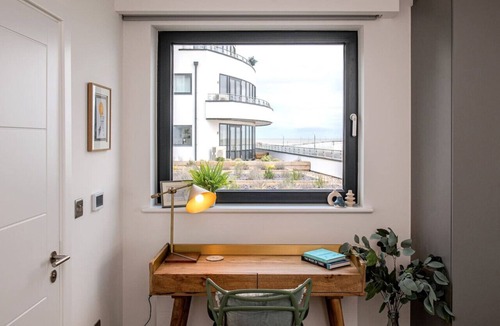 Ramsgate Apartment | Stunning Beach Front Apartment with secure Parking