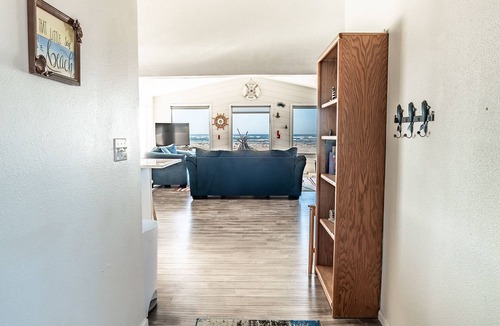 Bayshore House | Stunning Beach House! Pet Friendly!