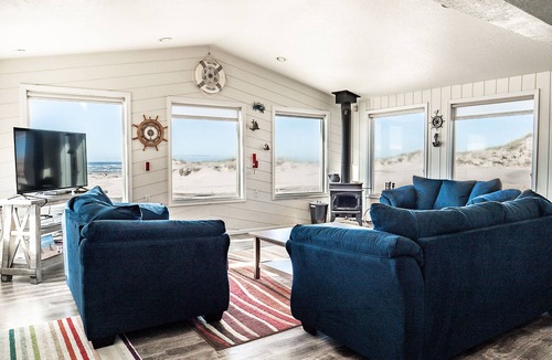 Bayshore House | Stunning Beach House! Pet Friendly!