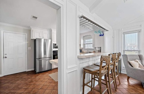 Acapulco Village House | Stunning Beach House, Ocean Views & Deck