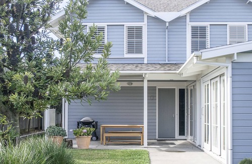 Werri Beach House | Stunning beach views, steps to the sand