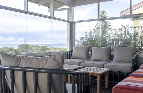 Werri Beach House | Stunning beach views, steps to the sand