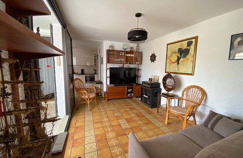 Leucate Villa | Stunning Beachfront Villa T3, A/C, 6 Guests, Parking, Terrace, Family-Friendly