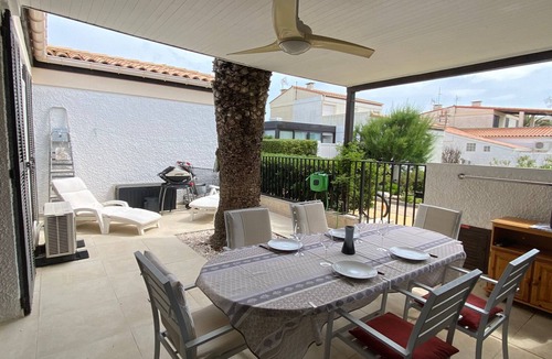 Leucate Villa | Stunning Beachfront Villa T3, A/C, 6 Guests, Parking, Terrace, Family-Friendly