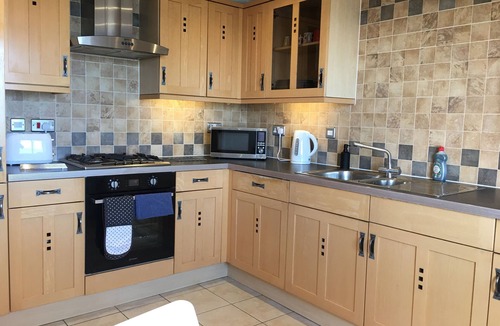 Pevensey Apartment | Stunning Beachfront Apartment with Sea Views and Free Private Parking