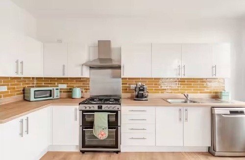 Bexhill-on-Sea Apartment | Stunning Beachfront Apartment