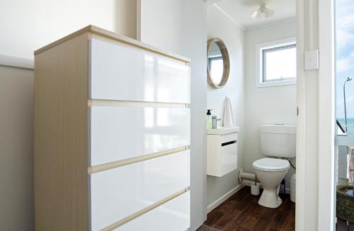 Grahams Beach Villa | Stunning beachfront bach!