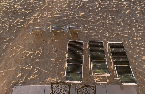 Devon House | Stunning Beachfront Home