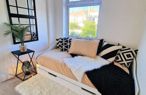 Swalecliffe House | Stunning Beachfront House, Herne Bay, Kent