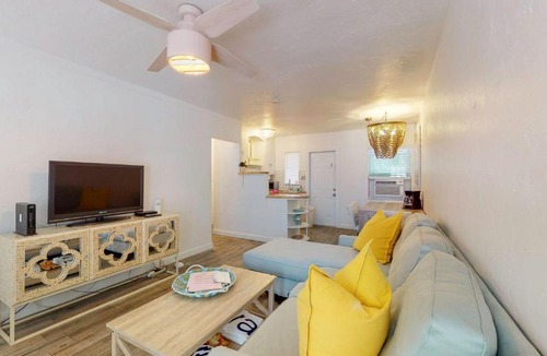 Treasure Island Apartment | Stunning Beachfront! Unit #2