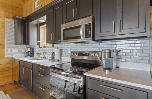 Bluemont House | Stunning Bluemont Manor with 9 Bedrooms 7 Baths