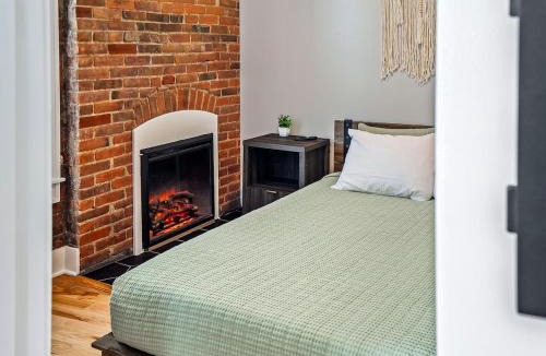 Detroit - Shoreway Apartment | Stunning Boho Apt in Ohio City