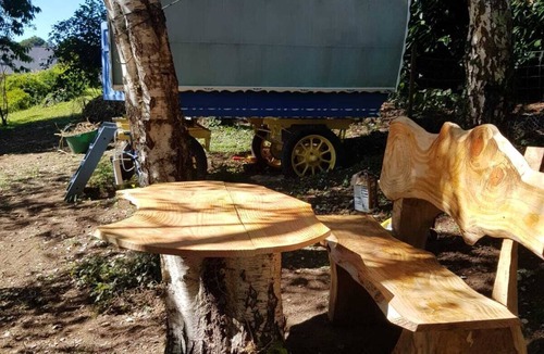 Belle-Isle-en-Terre Cabin | Stunning countryside bow top wagon