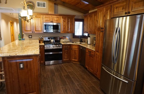 Summit Estates Cabin | Stunning Cabin By Snow Summit! Dogs Welcome