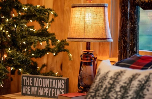 Durham House | Stunning Cabin, Hot Tub, Mtn View, Mins to Windham