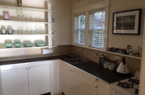 Broadway Apartment | Stunning Capitol Hill View Apartment