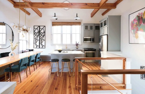 Dixon Park House | Stunning Carriage House | Heated Pool