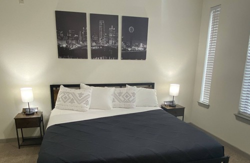 Dallas Design District Apartment | Stunning Central Dallas 1BR | Great Amenities & Pool