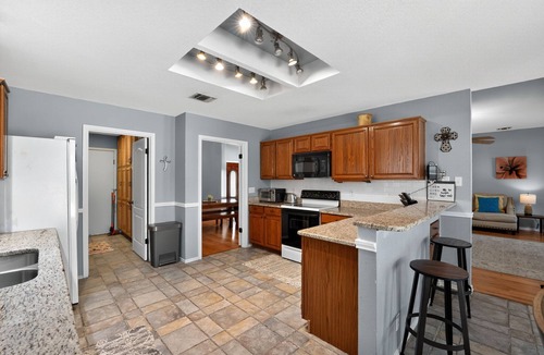 North San Antonio - SAT House | Stunning Central SA Home w/pool, fenced yard